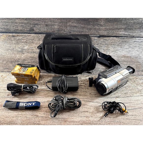 Sony Cameras, Photo & Video Sony Hi8 Ccdtrv8 Handycam Camcorder